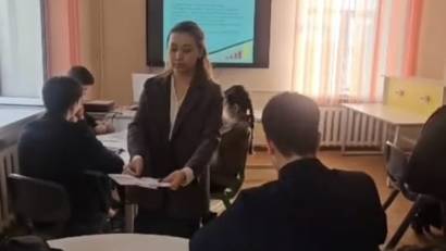 11 қараша күні «Қаржы әлемі» қаржылық сауаттылық апталығы аясында математика пәні мұғалімі Мұхамбет М.М. 10 «В» сынып оқушыларына «Жеке бюджетті басқару» және «Жеке бренд құру» тақырыптарында сыныптан тыс іс-шара өткізді.